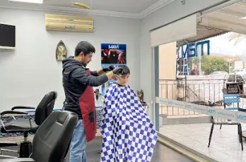 Mavi Erkek Kuaförü
