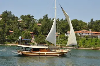 Lighthouse boat