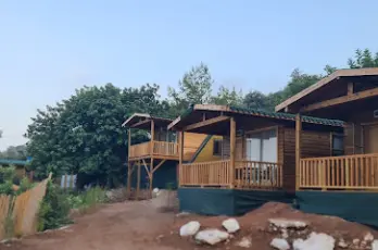 Goat Bungalow and Camping