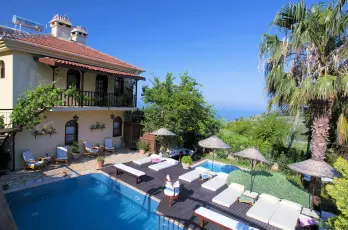 Mandarin & Mango Boutique Hotel