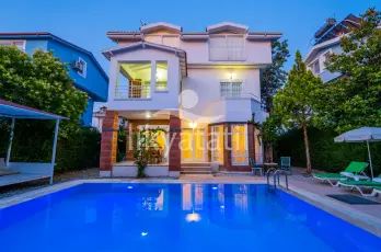 Villa White