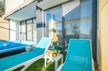 Villa Spring 2