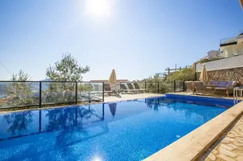 Villa Royal 2
